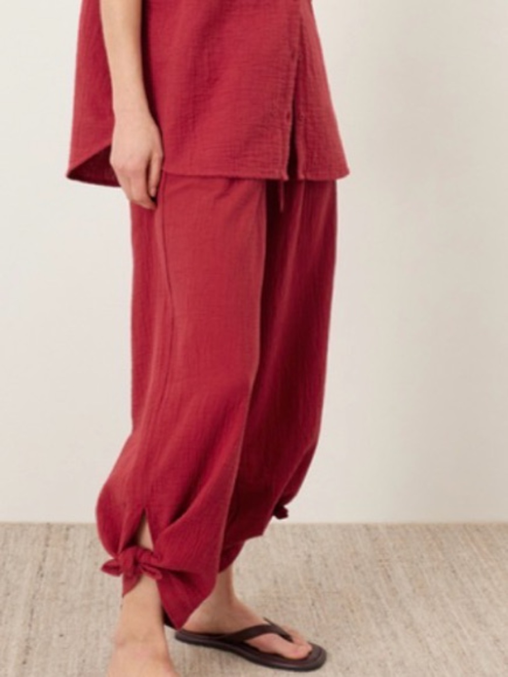 NWOT- PACT ORGANIC DOUBLE GAUZE SPLIT HEM PANTS- MEDIUM - Picture 3 of 12